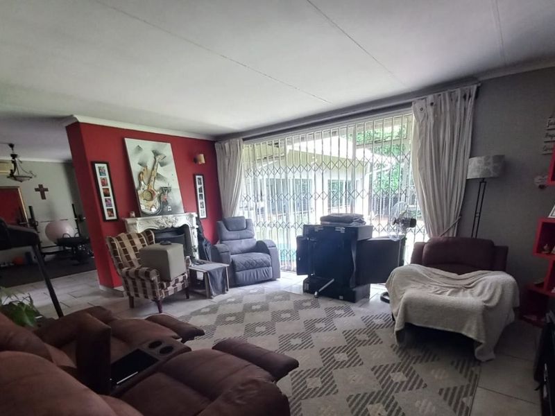 For Sale: Stunning 3-Bedroom Home in Prime Sasolburg Location!* - Photo 2