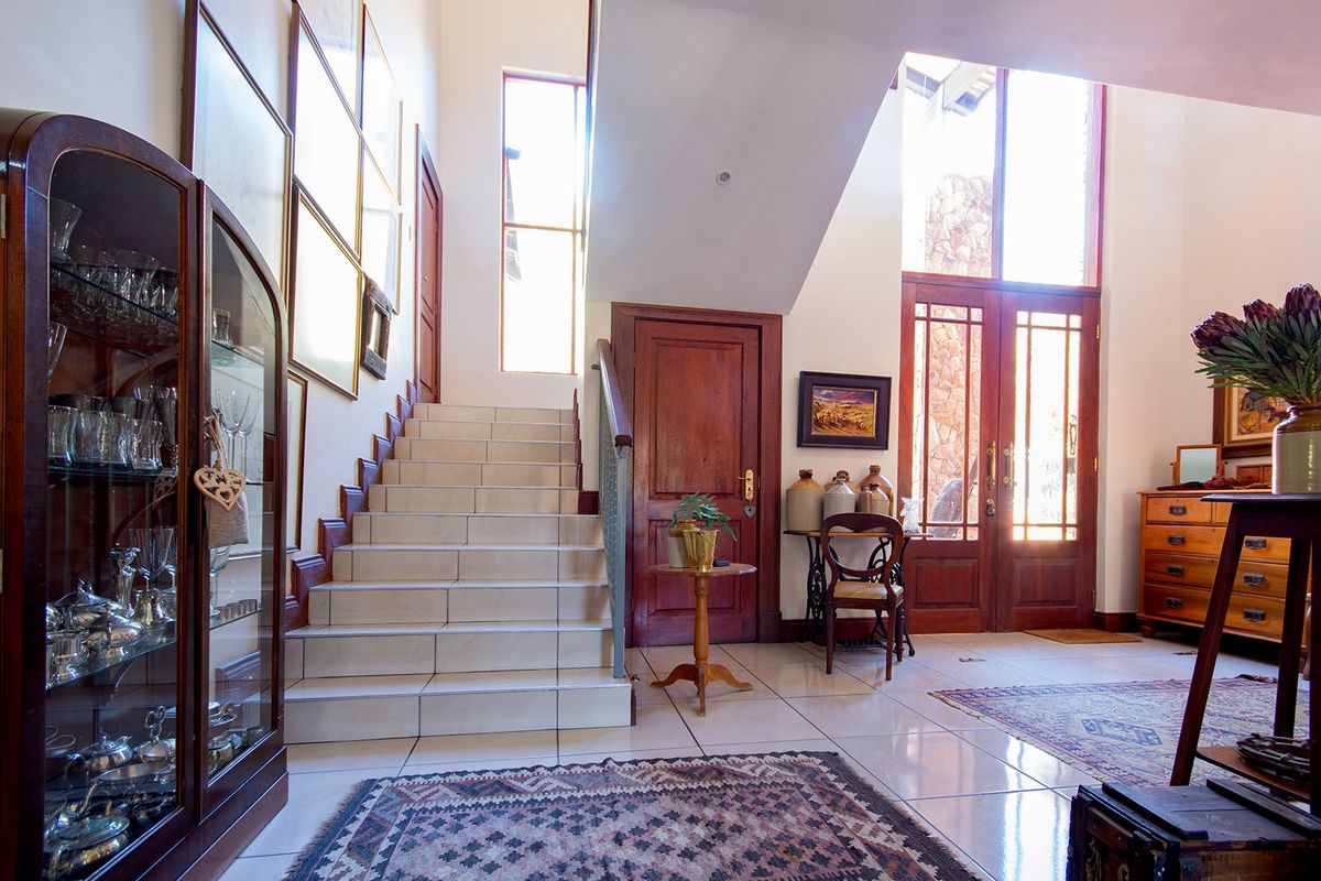 Exquisite Family Home in Heidelberg Kloof Estate - Luxurious Living Amidst Nature - Photo 3