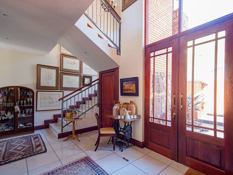 Exquisite Family Home in Heidelberg Kloof Estate - Luxurious Living Amidst Nature - Photo 9