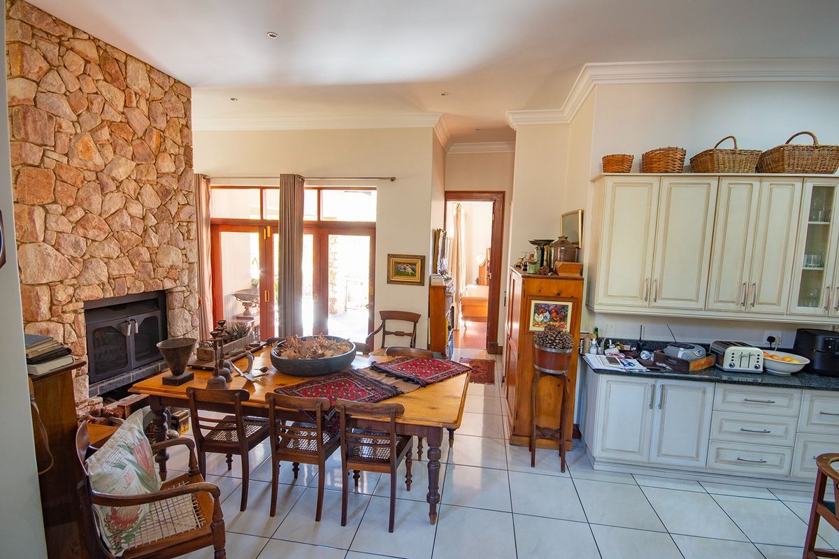 Exquisite Family Home in Heidelberg Kloof Estate - Luxurious Living Amidst Nature - Photo 4