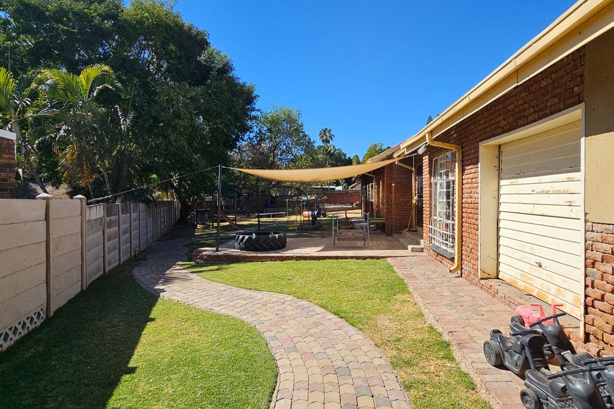 4 Bedroom house Welgelegen Polokwane with Borehole - Photo 5