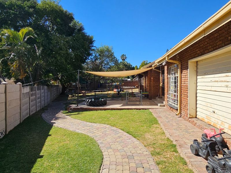 4 Bedroom house Welgelegen Polokwane with Borehole - Photo 5