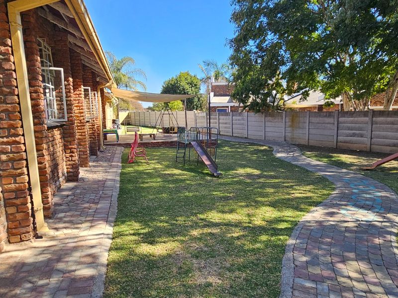 4 Bedroom house Welgelegen Polokwane with Borehole - Photo 3