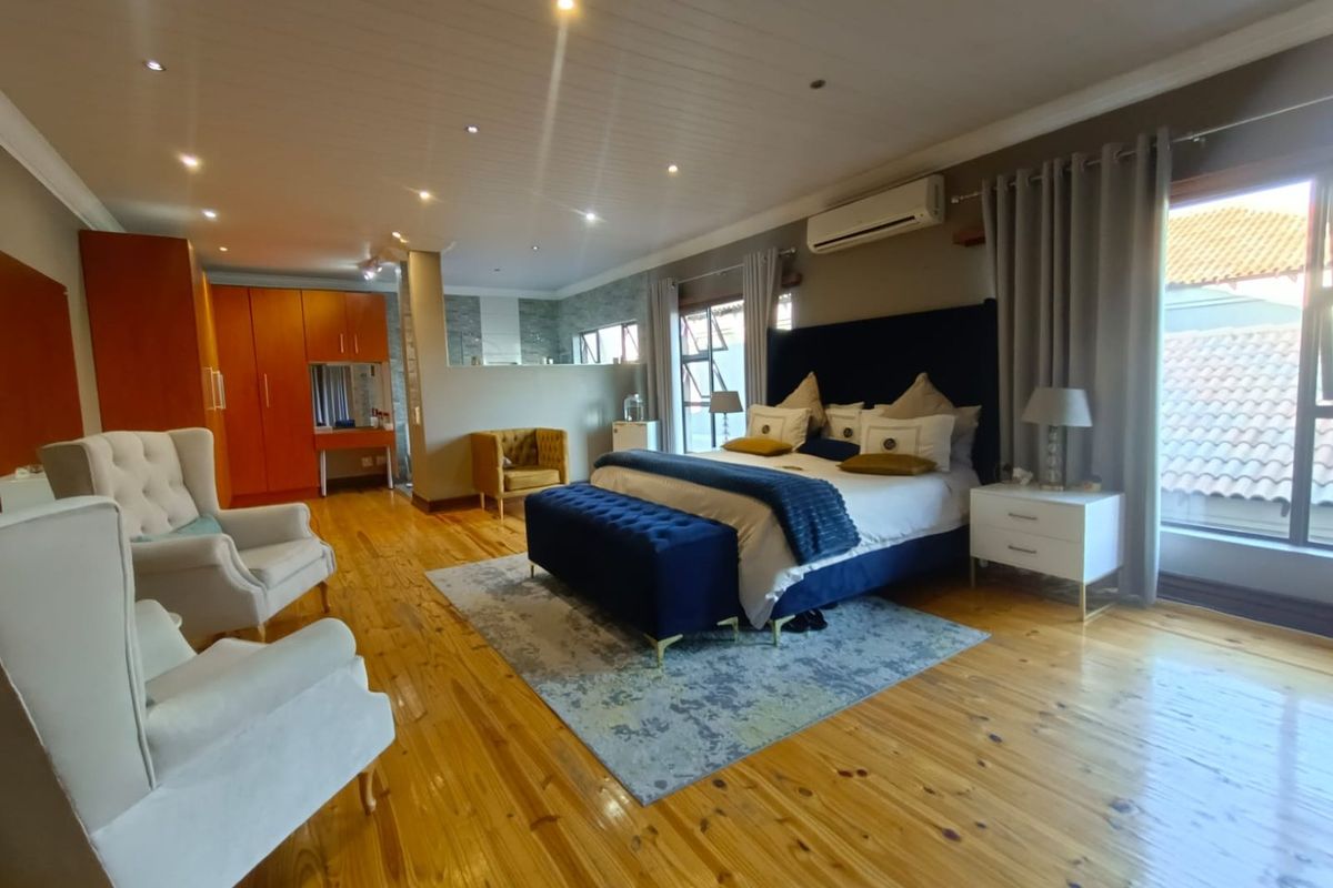 The Leader/Far Ahead - Photo 4