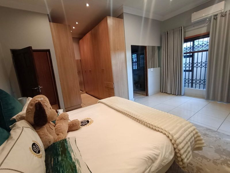 The Leader/Far Ahead - Photo 7