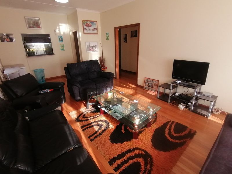 Looking for new family to make me their new home - Photo 6