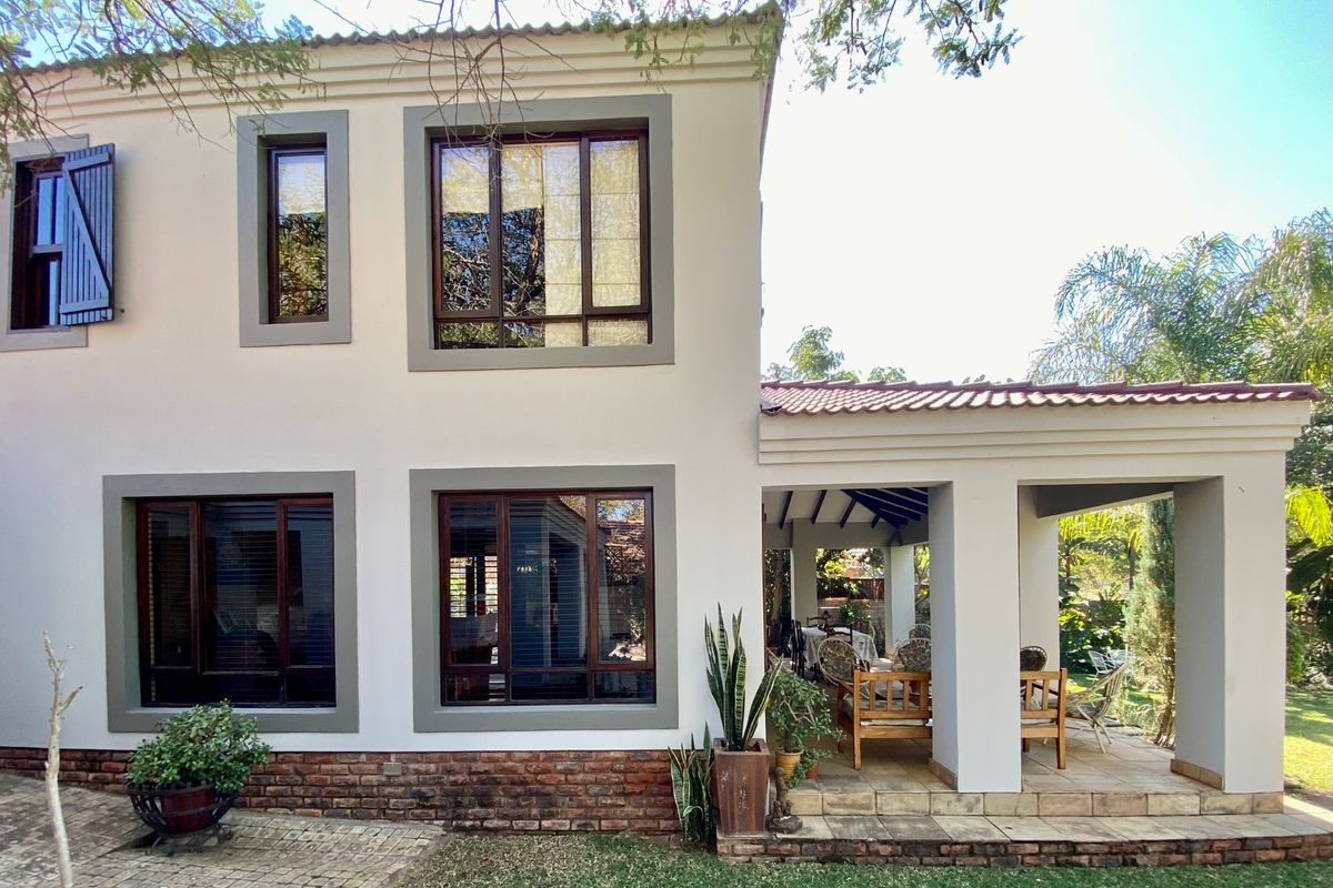 Upmarket Living - Photo 5