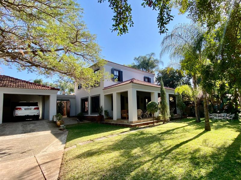 Upmarket Living - Photo 3