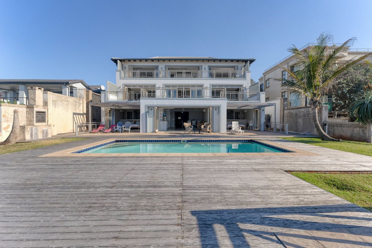 Exquisite 6-Bedroom Beachfront Home in Tinley Manor - Photo 4