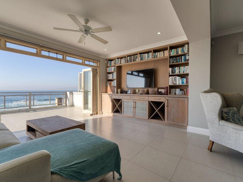 Exquisite 6-Bedroom Beachfront Home in Tinley Manor - Photo 10