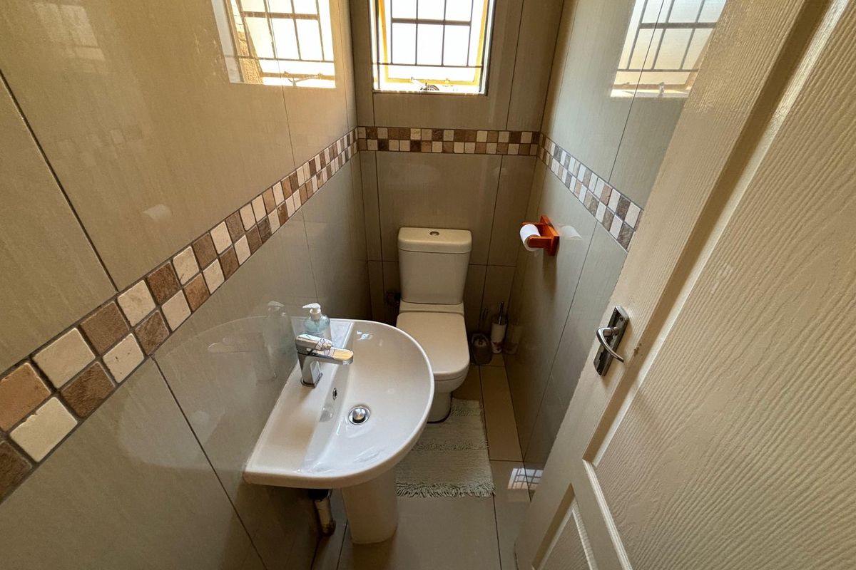 Charming 3 Bedroom Townhouse for Sale in Waterberry Country Estate - Photo 4