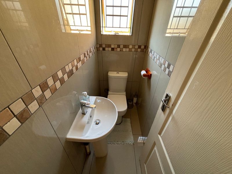 Charming 3 Bedroom Townhouse for Sale in Waterberry Country Estate - Photo 4