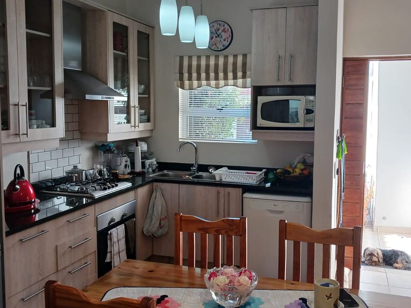 Retirement at its very best where the living is easy!! - Photo 9