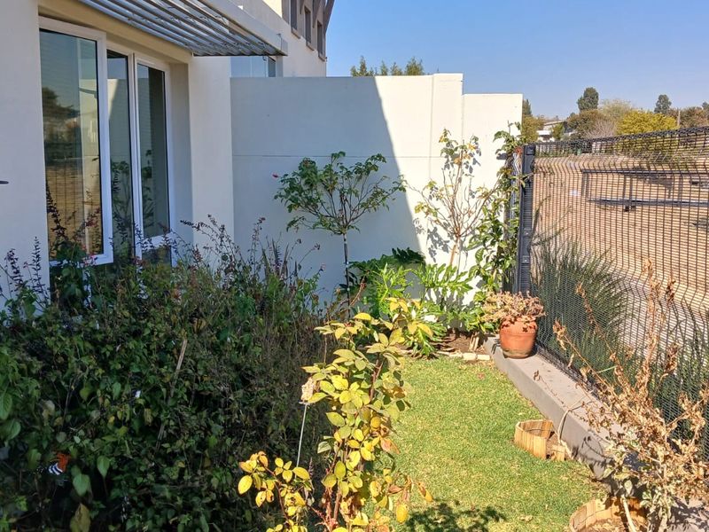 Retirement at its very best where the living is easy!! - Photo 2