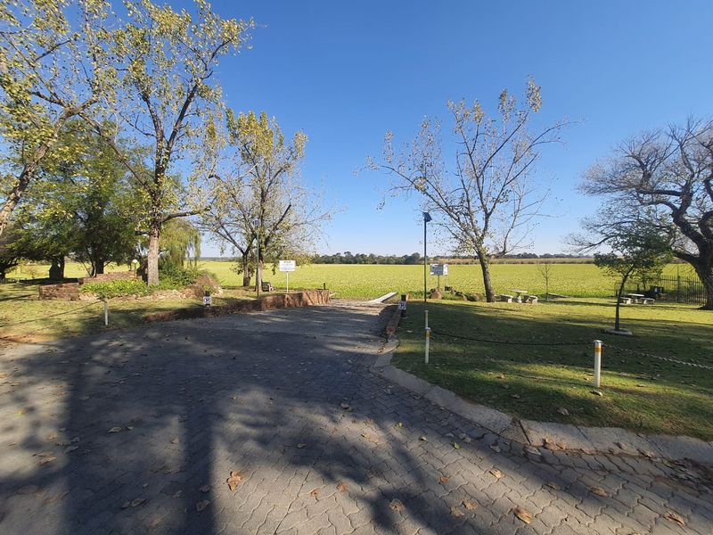 Charming, Good to Look At This  RIVERFRONT Property! - Photo 8