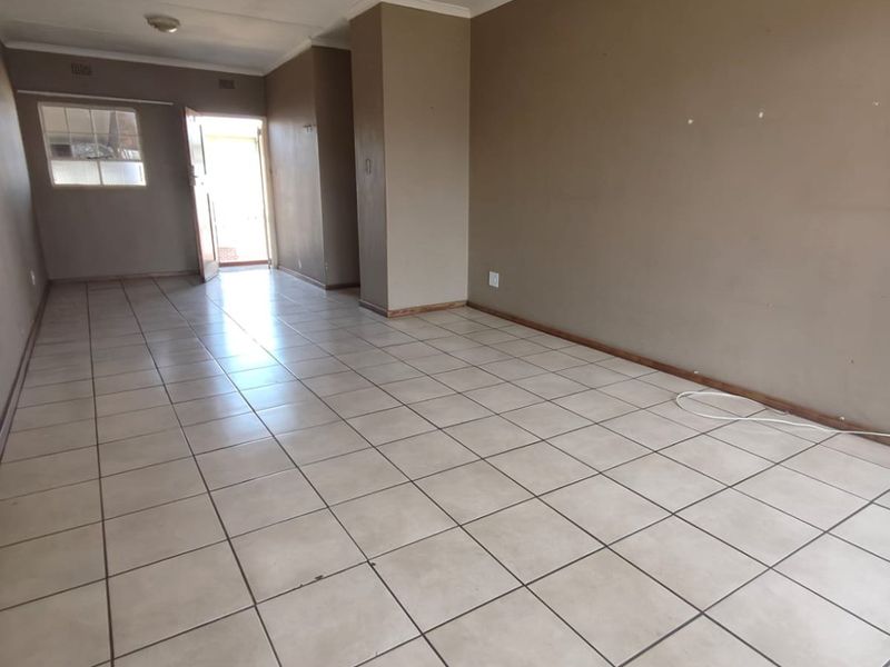 Do not miss out on this bargain priced property!! - Photo 3