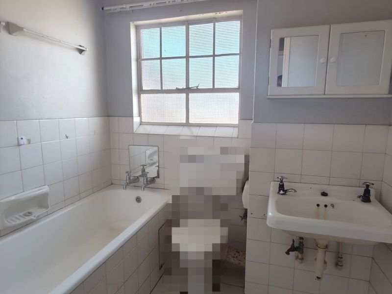 Do not miss out on this bargain priced property!! - Photo 10