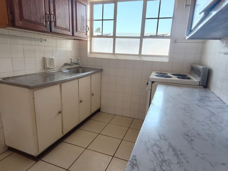 Do not miss out on this bargain priced property!! - Photo 9