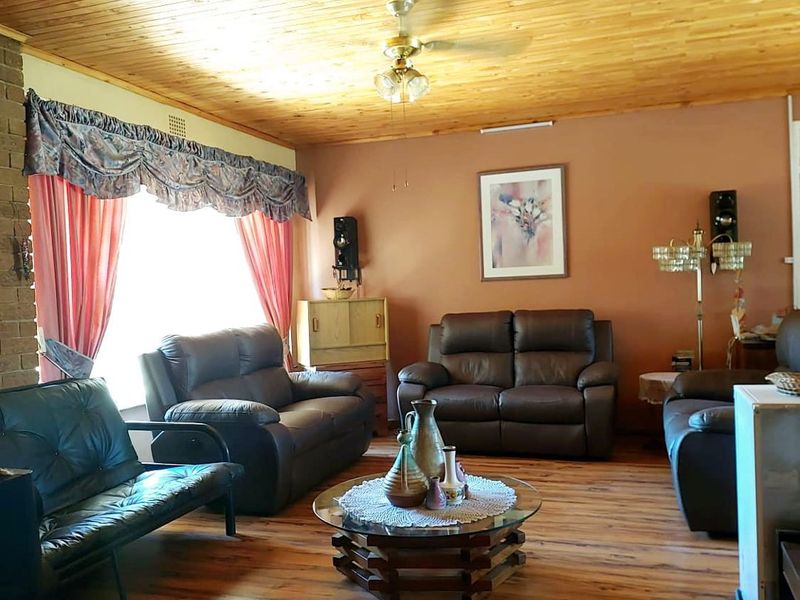 3 Bedroom house for sale in Vanderbijlpark close to schools - Photo 8