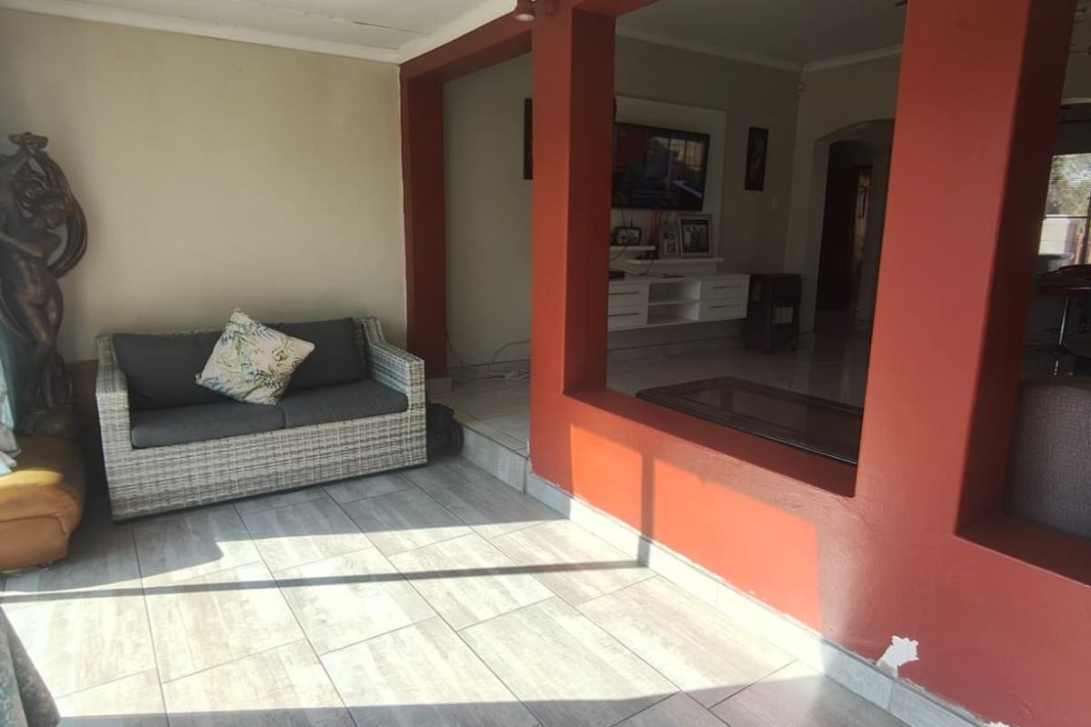 Perfectly priced family home, located at prime spot close to Sasolburg boulevard. - Photo 5