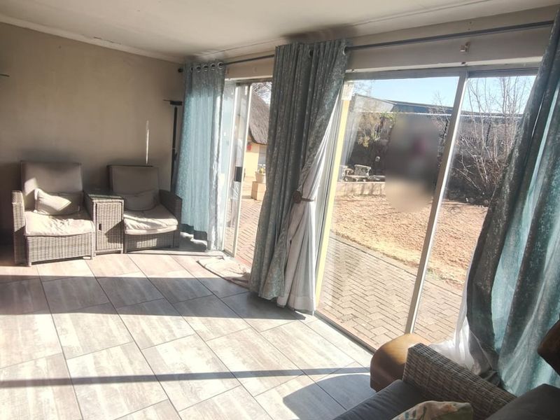 Perfectly priced family home, located at prime spot close to Sasolburg boulevard. - Photo 4