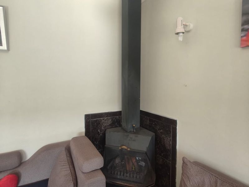 Perfectly priced family home, located at prime spot close to Sasolburg boulevard. - Photo 8