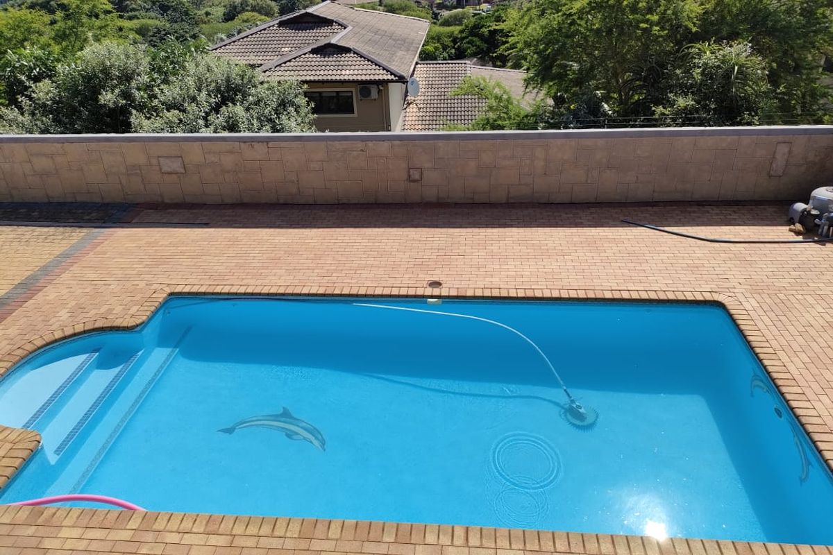 4 Bedroom House for sale - Photo 4