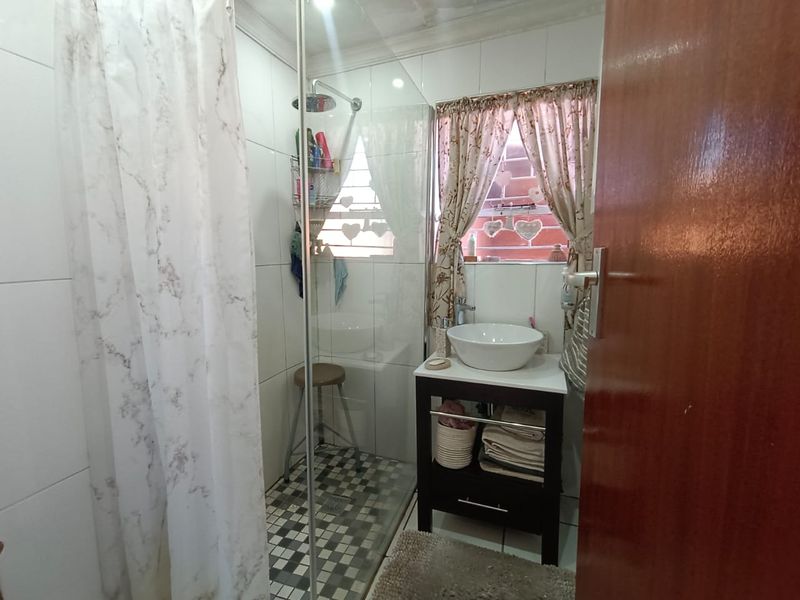 Your Future starts right here! - Photo 8