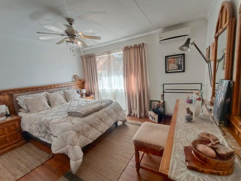 Your Future starts right here! - Photo 7