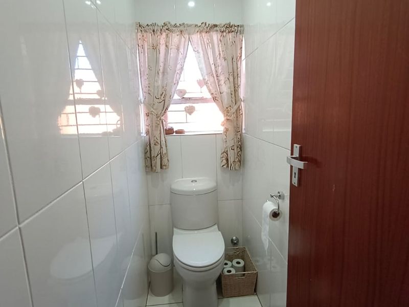 Your Future starts right here! - Photo 6