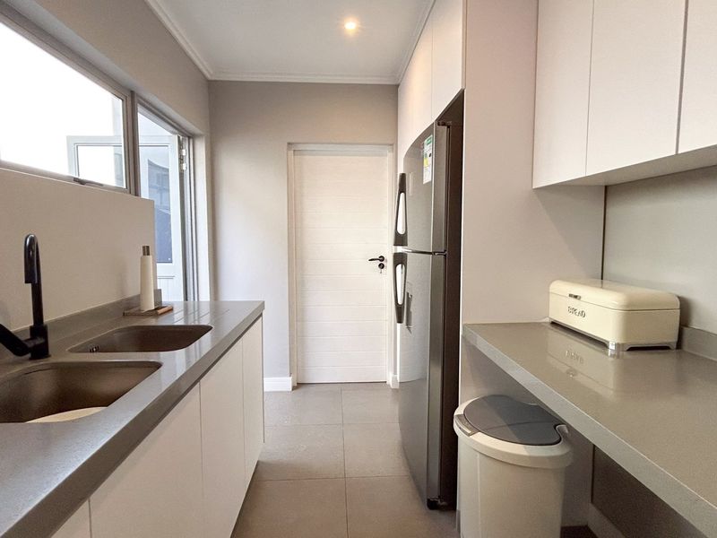 Modern Family Home in Palm Lakes - Photo 10