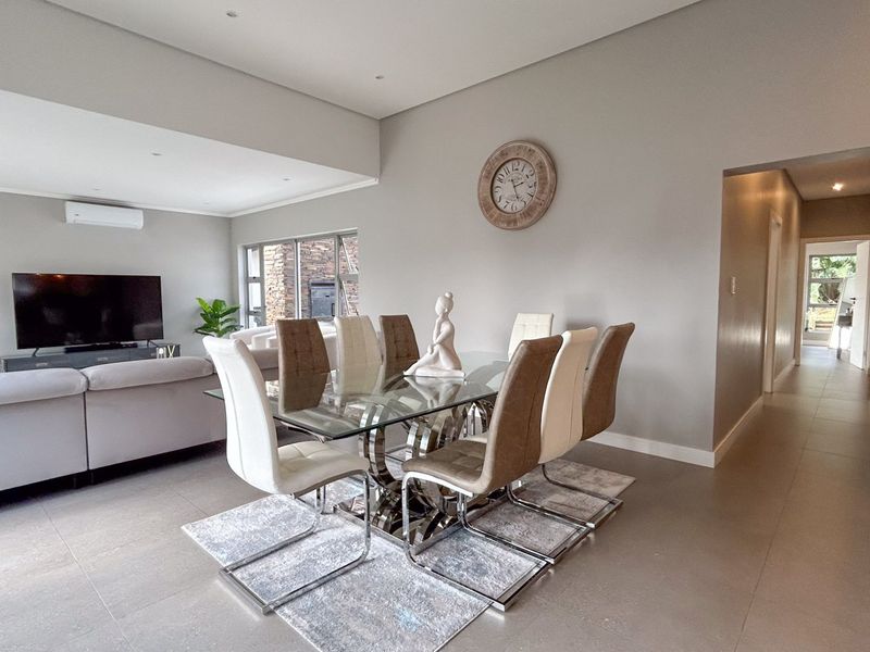 Modern Family Home in Palm Lakes - Photo 7