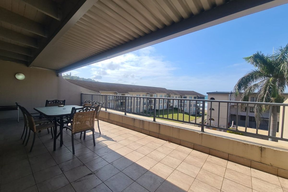 Charming Beachfront 3-Bedroom Apartment with Sea Views and Direct Beach Access in Ballito Main Beach - Photo 2