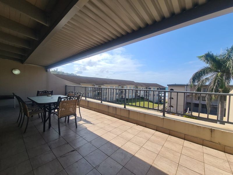 Charming Beachfront 3-Bedroom Apartment with Sea Views and Direct Beach Access in Ballito Main Beach - Photo 2