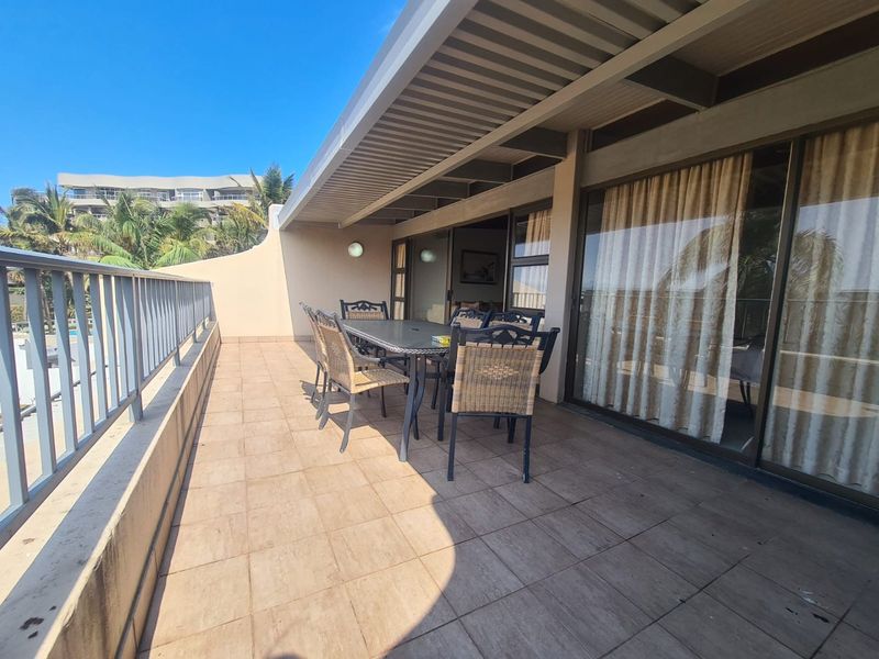 Charming Beachfront 3-Bedroom Apartment with Sea Views and Direct Beach Access in Ballito Main Beach - Photo 1