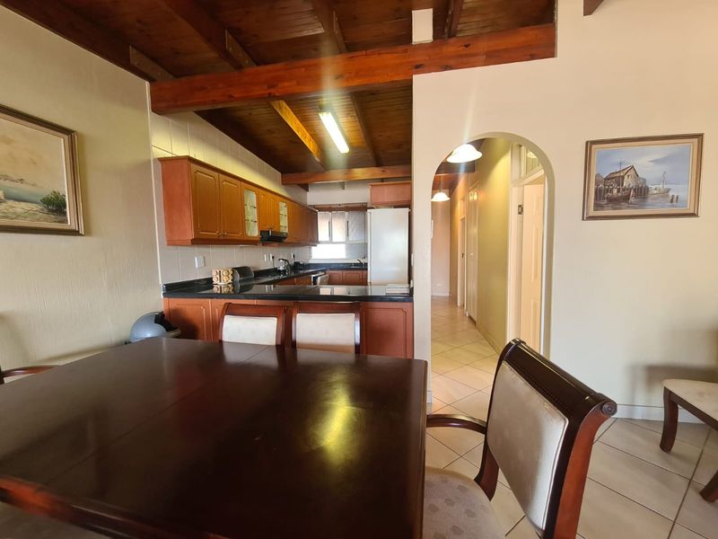 Charming Beachfront 3-Bedroom Apartment with Sea Views and Direct Beach Access in Ballito Main Beach - Photo 10