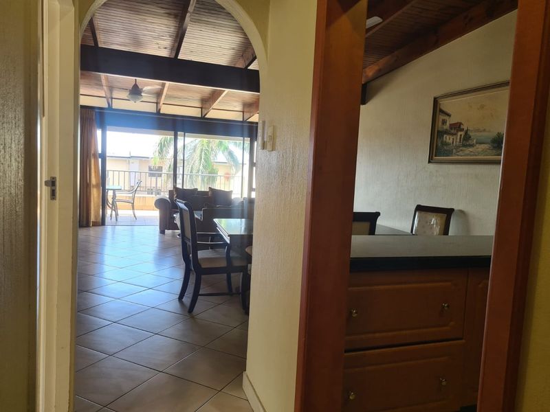 Charming Beachfront 3-Bedroom Apartment with Sea Views and Direct Beach Access in Ballito Main Beach - Photo 8