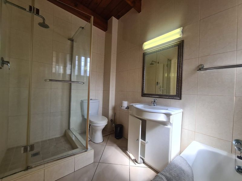 Charming Beachfront 3-Bedroom Apartment with Sea Views and Direct Beach Access in Ballito Main Beach - Photo 6