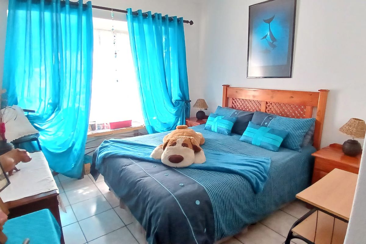 !Lovely, Captivating Home For You! - Photo 5