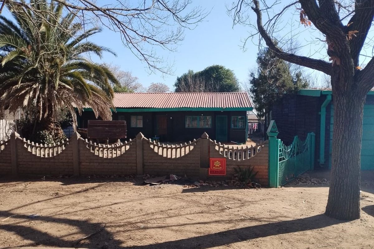 Cosy house for sale in Sasolburg - Photo 2