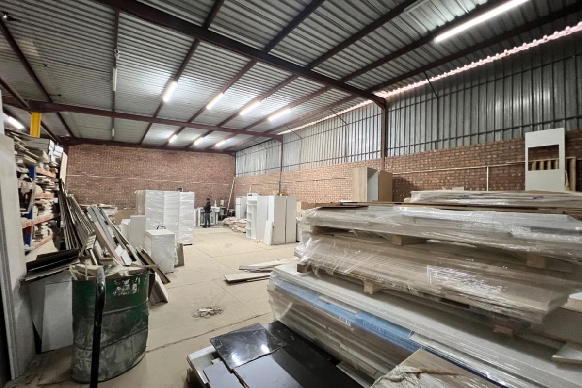 Prime Industrial Building for Sale in Jeffreys Bay - Photo 2