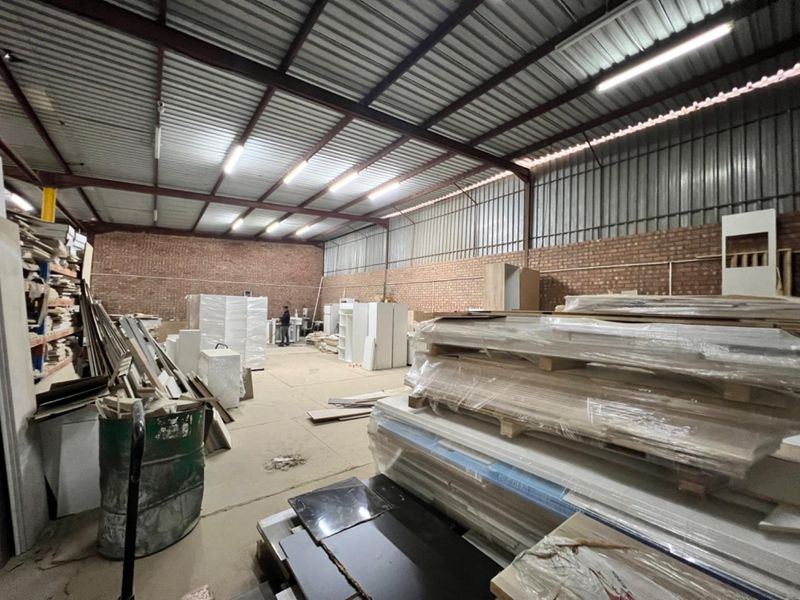 Prime Industrial Building for Sale in Jeffreys Bay - Photo 2