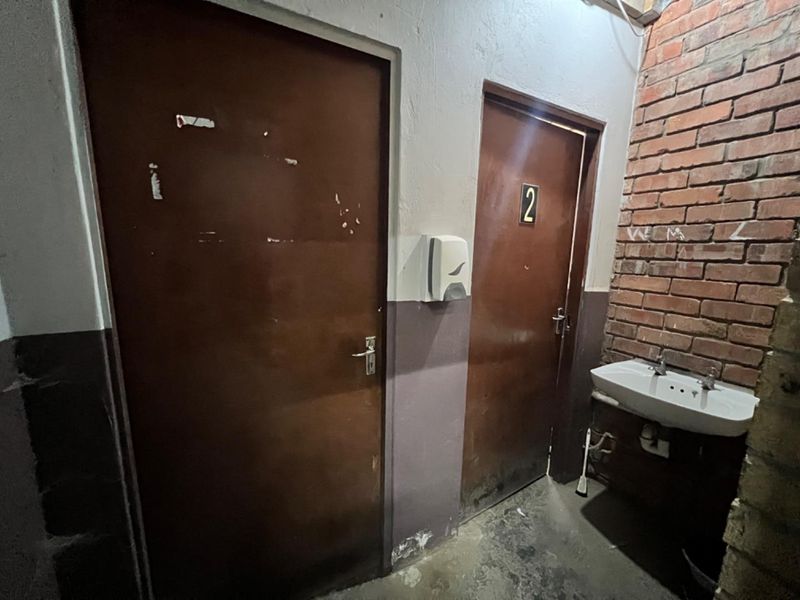 Prime Industrial Building for Sale in Jeffreys Bay - Photo 5