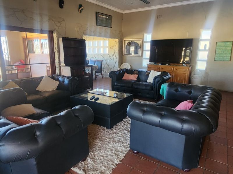 Step into a Riverfront Paradise Escape to tranquility in this EXCLUSIVE RIVERFRONT HAVEN. - Photo 8