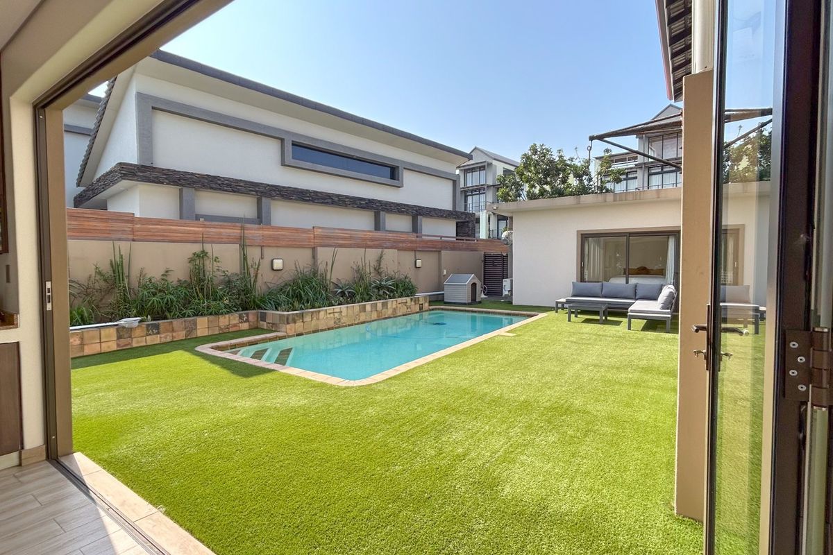 Marvelous Sunset Views over the Lake - Photo 4