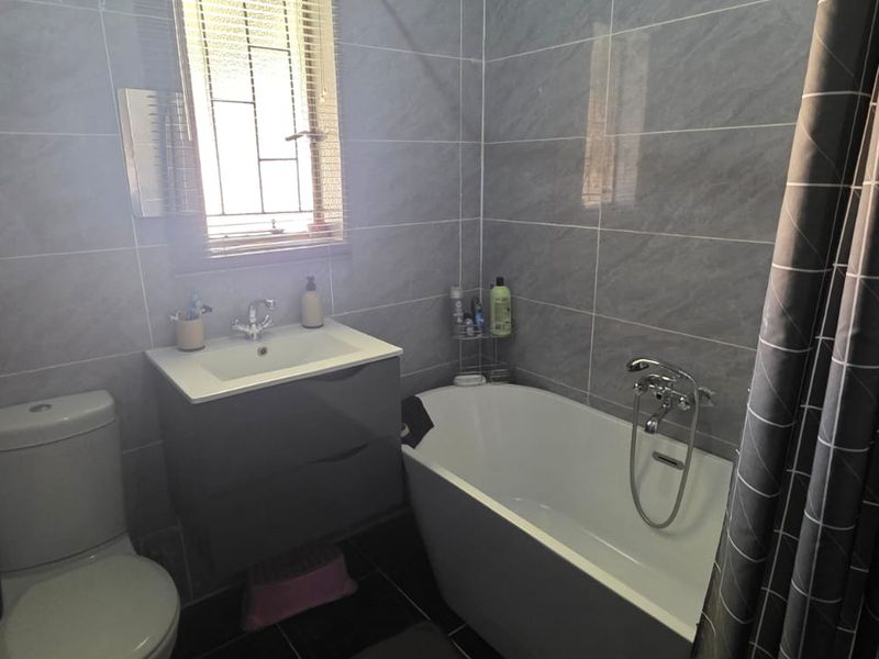 PERFECT STARTER HOME WITH FULL SOLAR!! - Photo 4