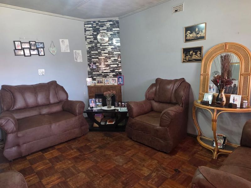 PERFECT STARTER HOME WITH FULL SOLAR!! - Photo 9