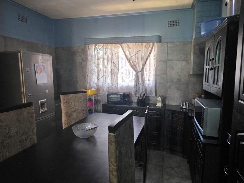 PERFECT STARTER HOME WITH FULL SOLAR!! - Photo 8