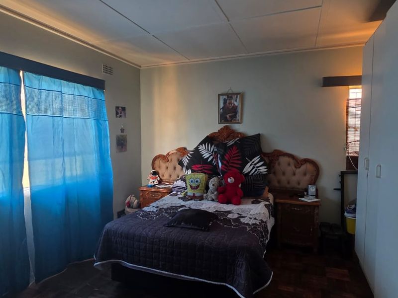 PERFECT STARTER HOME WITH FULL SOLAR!! - Photo 6