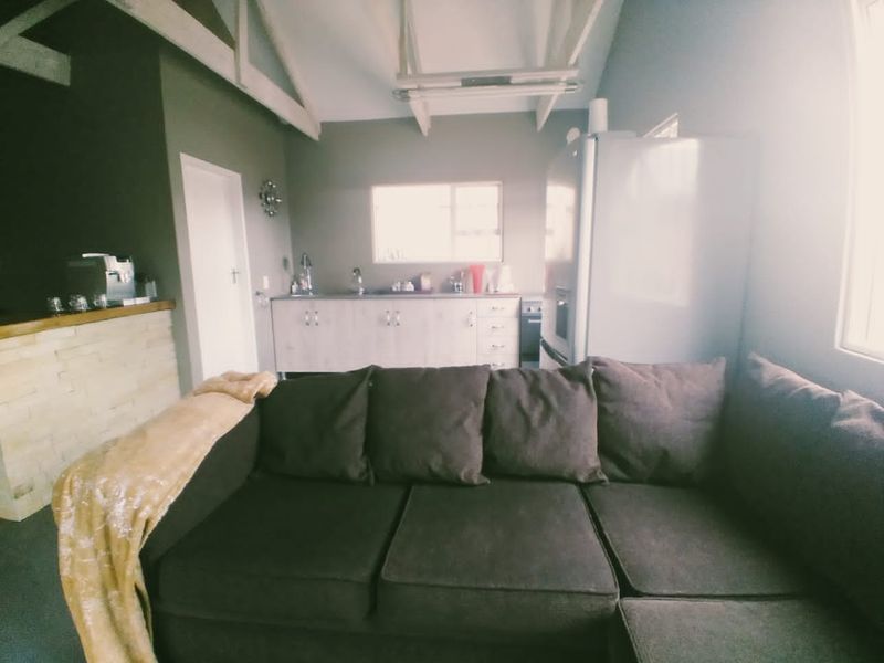 Fully Furnished Bachelor Garden cottage in Krugersdorp - Photo 9